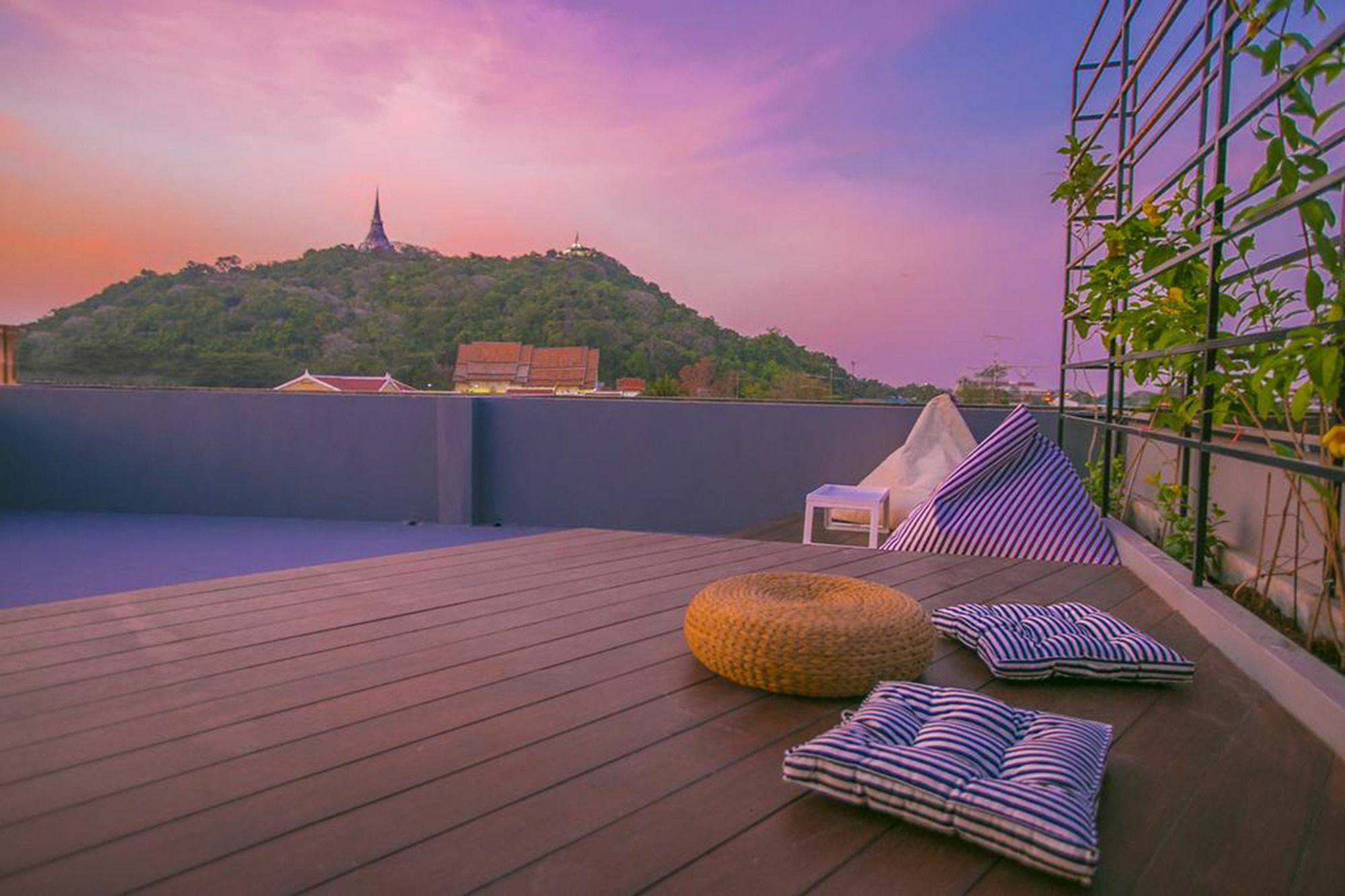 Chedi View Hostel Phetchaburi Ngoại thất bức ảnh
